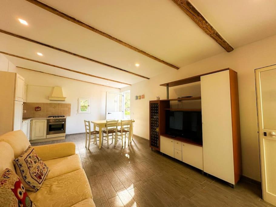 Relax House 5 Min Dal Mare Parcheggio+wifi * Olbia